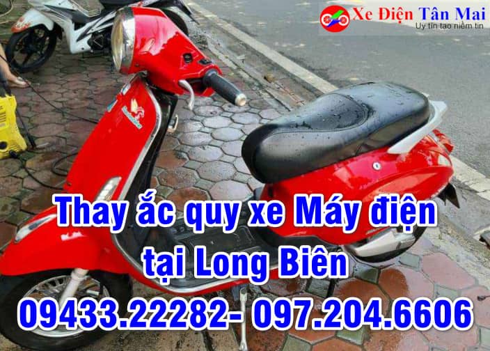 Thay ắc quy xe máy điện tại Long Biên